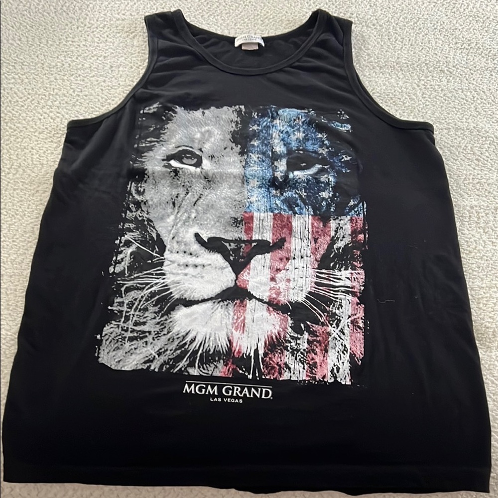 MGM Grand Las Vegas Black Tank Top with Americana Lion Graphic - size XL